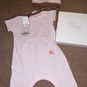 Brand new baby girl Burberry outfit never worn size 18months
